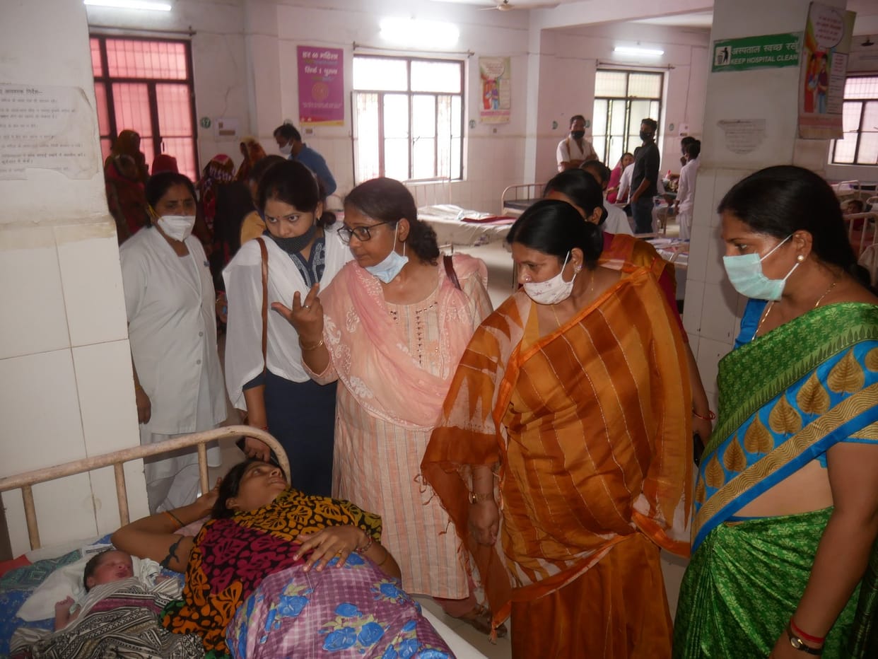 Mirzapur: Monitoring committee caught disturbances in women's hospital