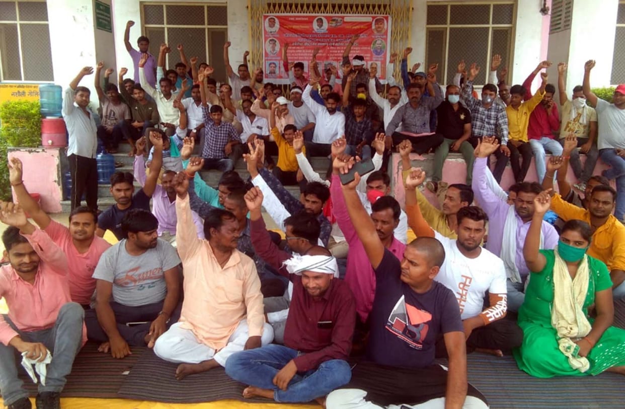 CMO dr anil kumar,District    Hospital,ambulance workers strike,ambulance strike kasganj,ambulance strike UP,SDM etah