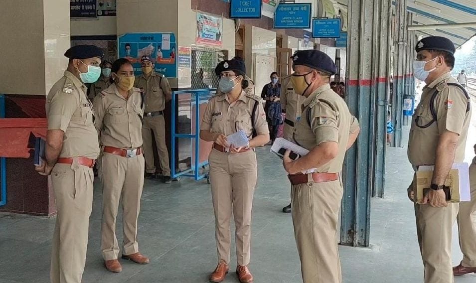 Send back the Kanwariyas coming to the railway station