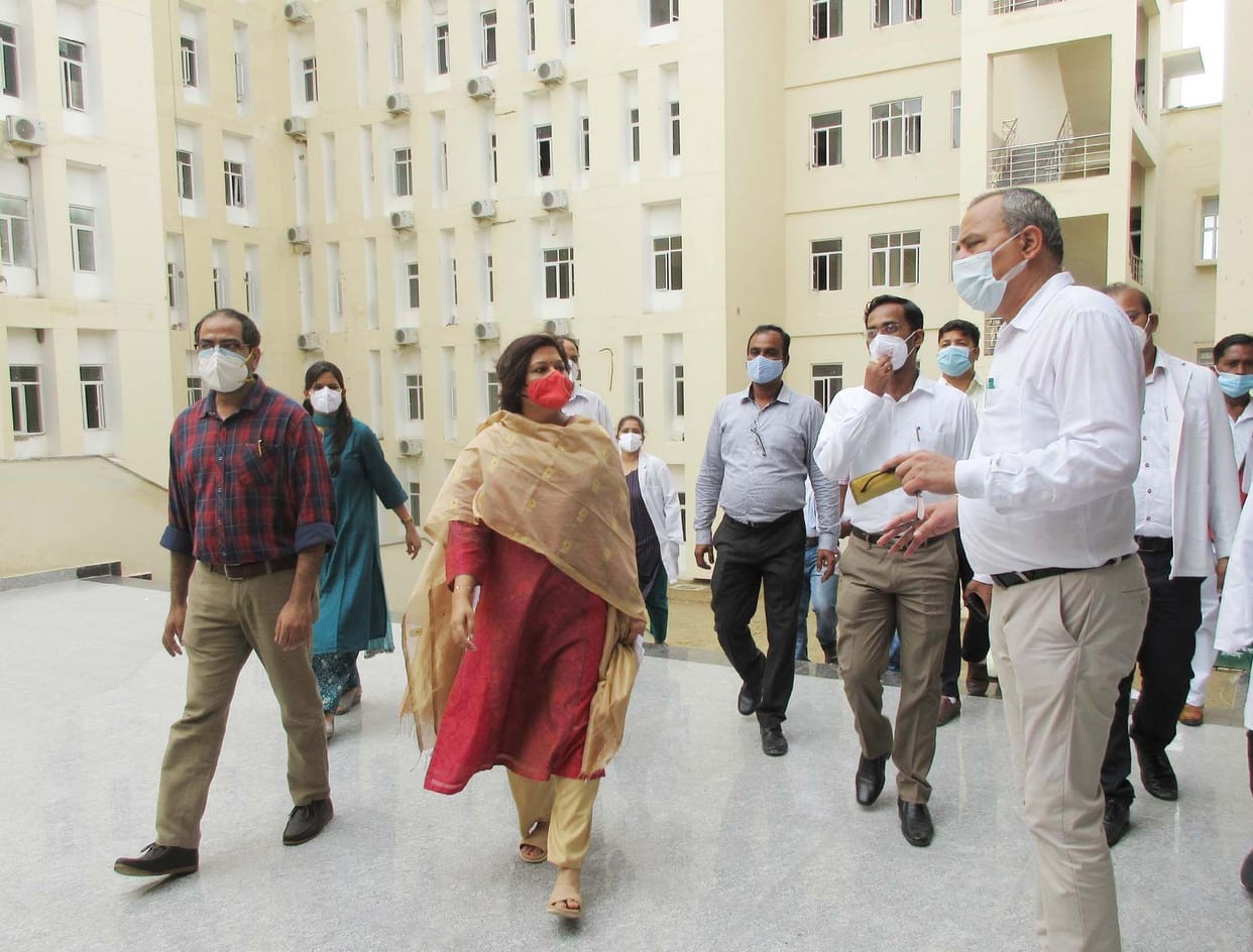 Special Secretary Medical Education Shubhra Saxena inspected, said take care of quality in the construction of medical college