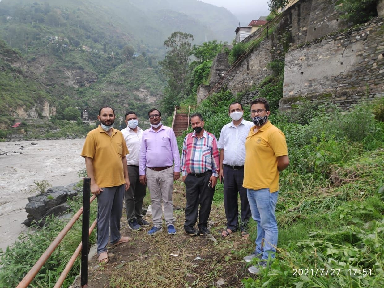 Jal Shakti Department and Municipal Council inspected the dungeons of the sewerage line