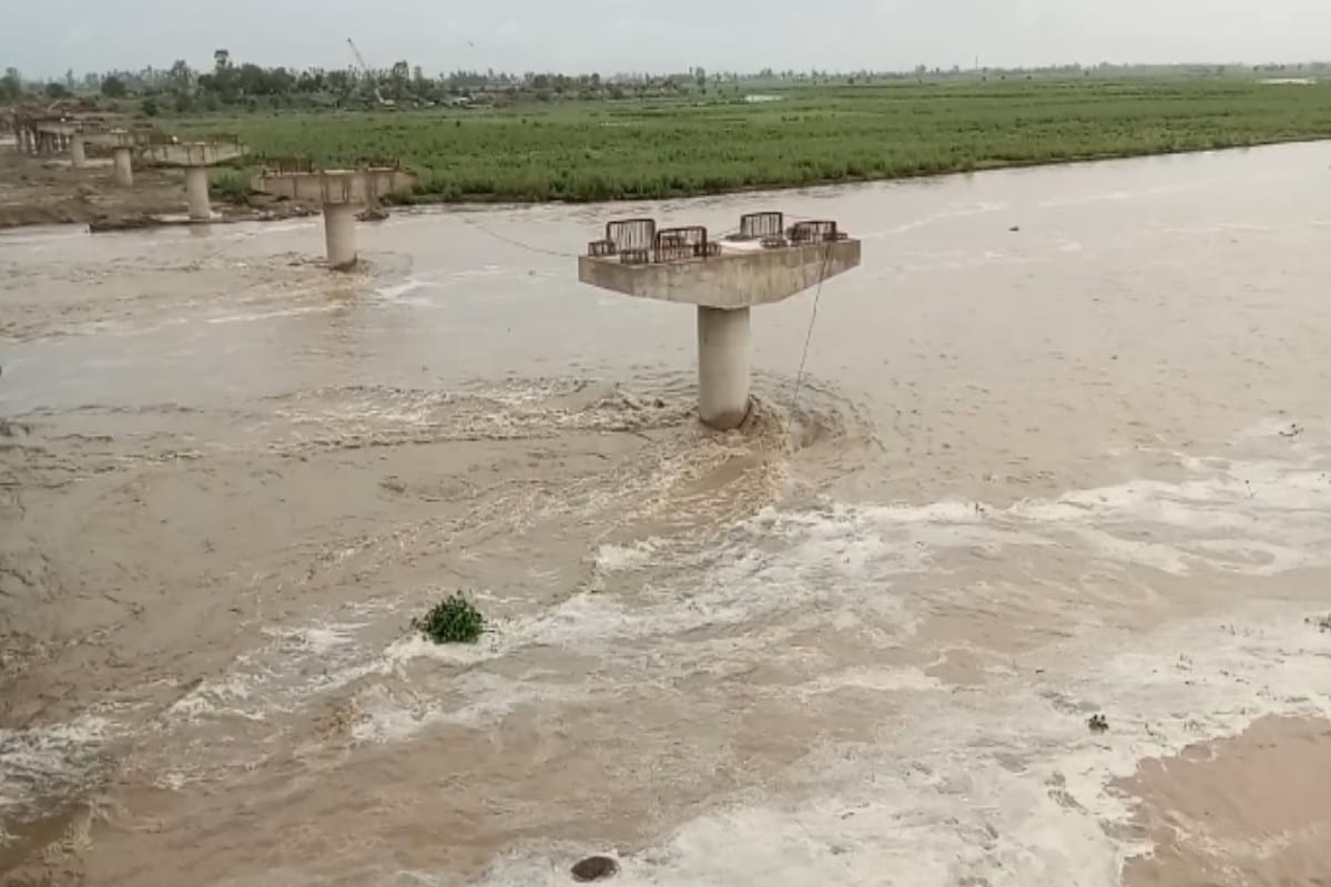 Rivers in spate: Approx ninety four thousand cusecs water released into Yamuna from Hathnikund barrage, alert issued in many district of west up