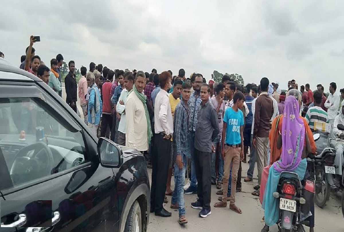 young man jumped in river relatives jamed the highway