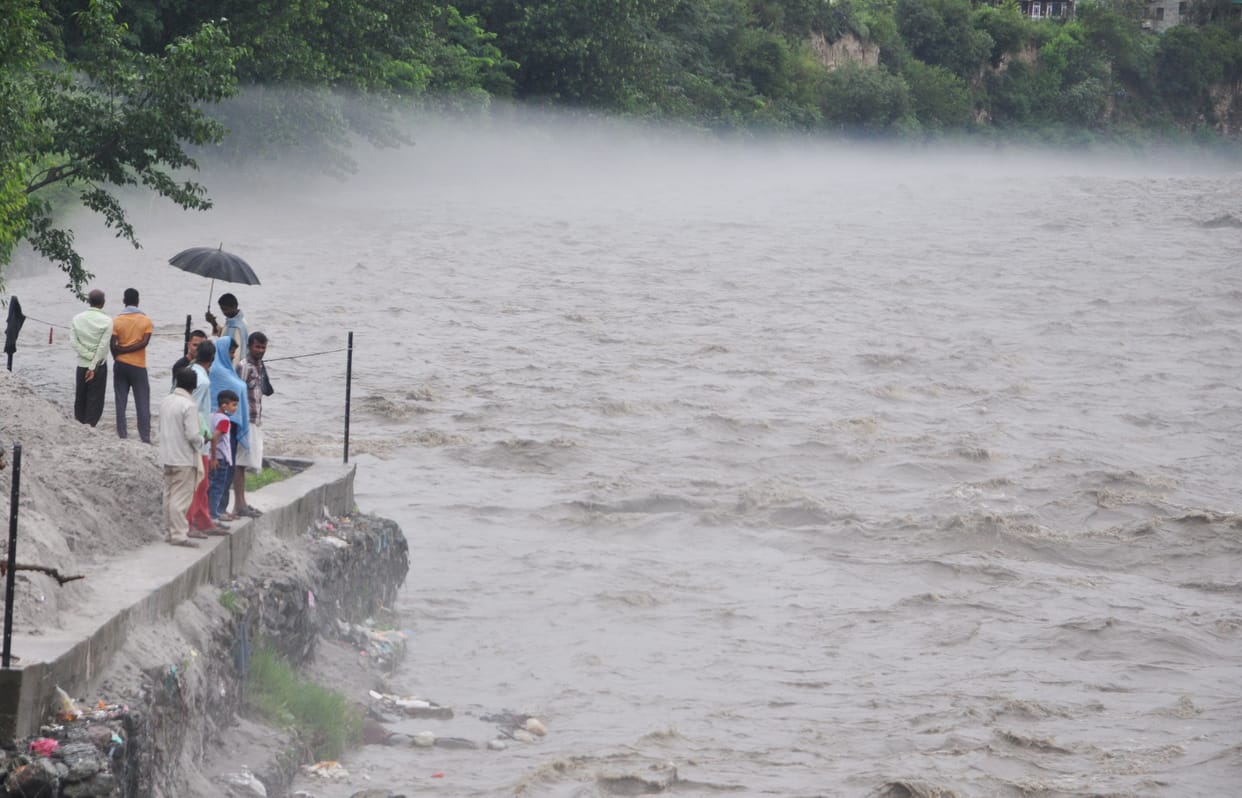People, police kept searching for missing people all day