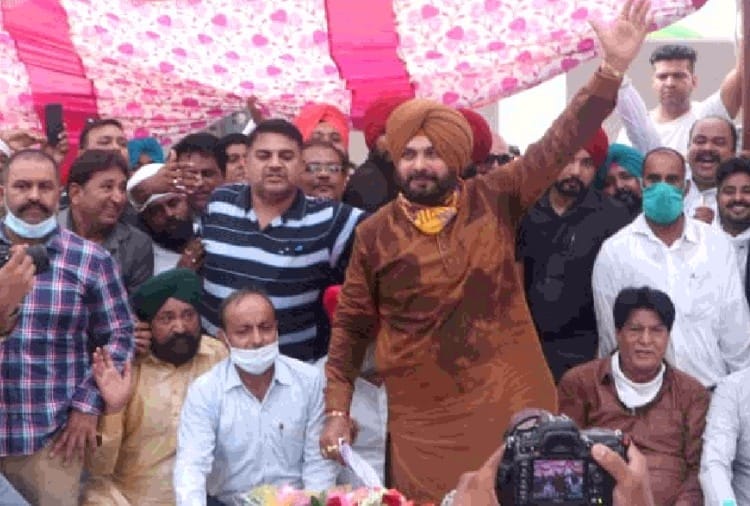 Punjab Congress State President Navjot Singh Sidhu reached Jalandhar