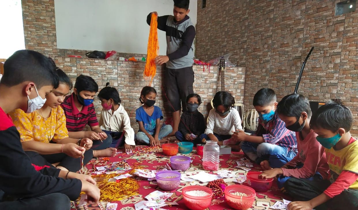 Rakhi Making in Pithauragarh