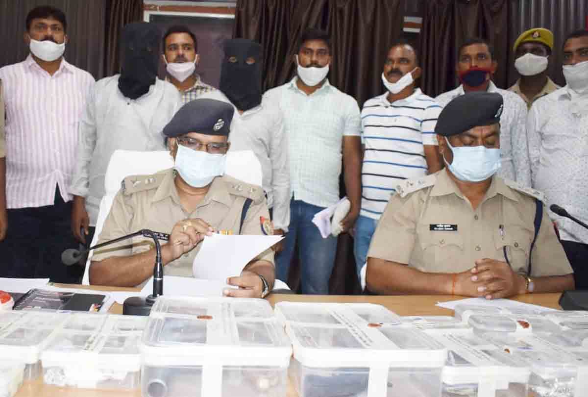 Fatehpur: Theft revealed in Murli Jewelers, two accused arrested, told six absconding