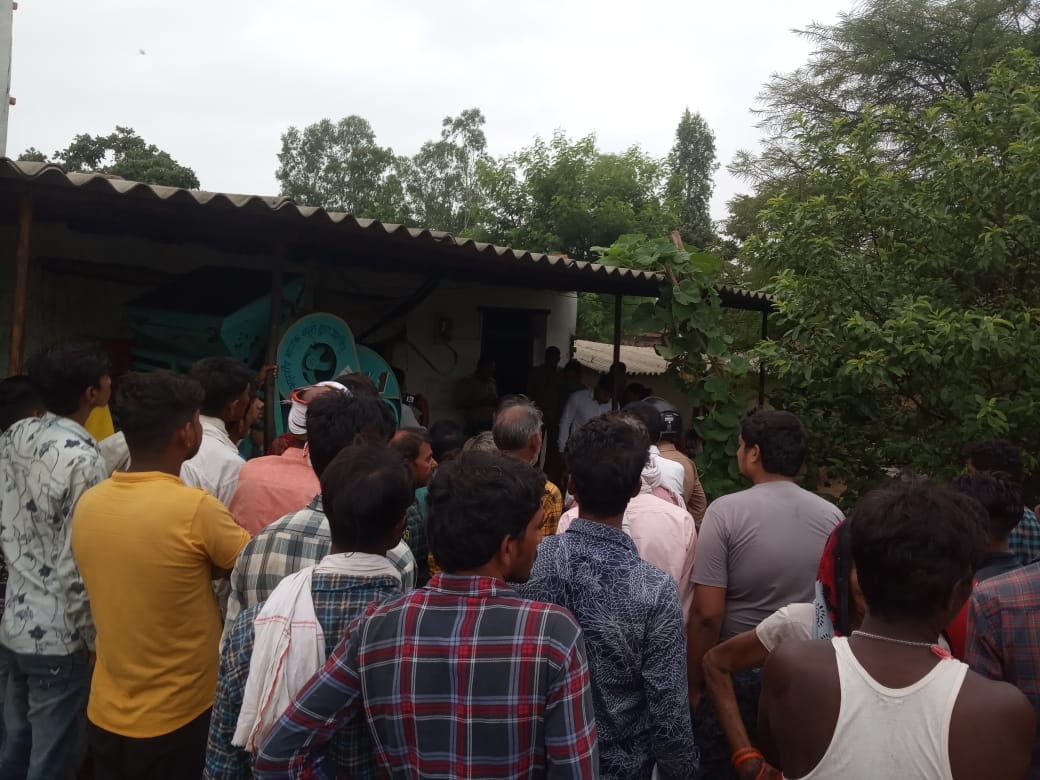 Woman murdered by slitting her throat in Prayagraj