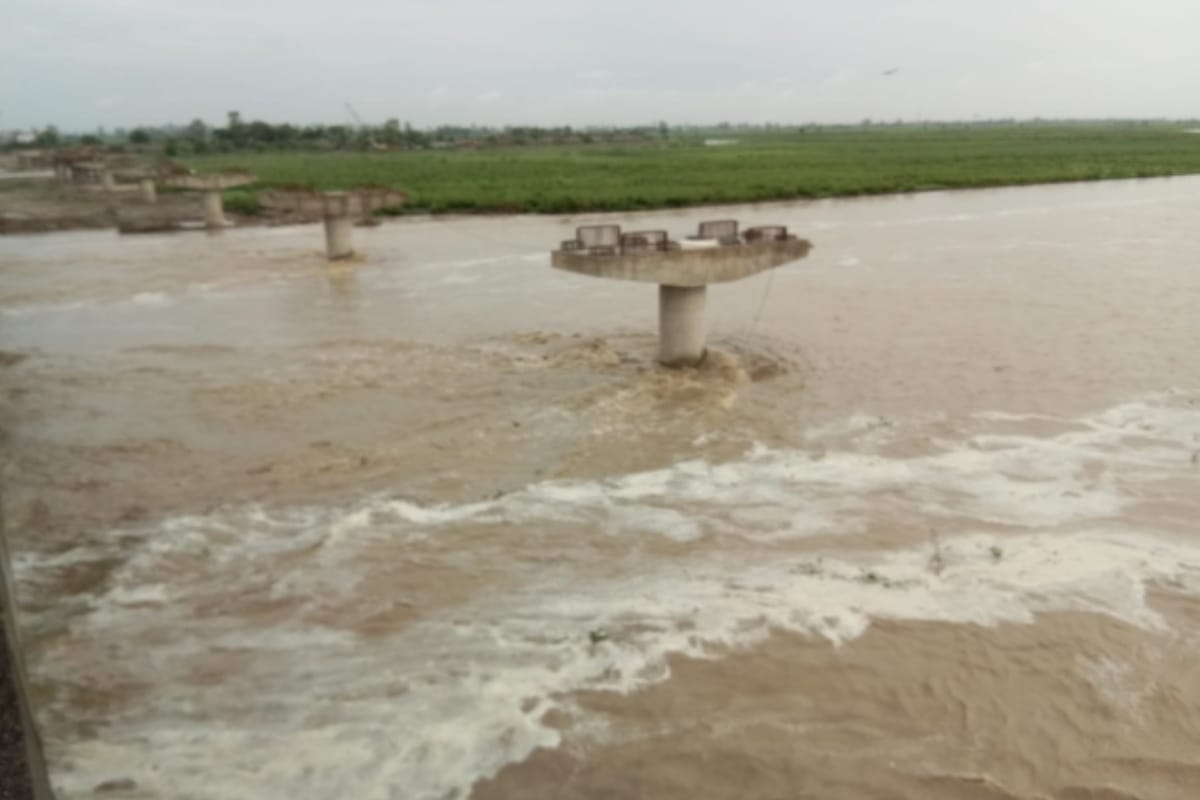 Rivers in spate: Approx ninety four thousand cusecs water released into Yamuna from Hathnikund barrage, alert issued in many district of west up