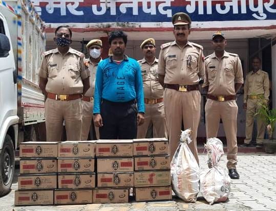 16 boxes of English liquor recovered from Magic going to Bihar