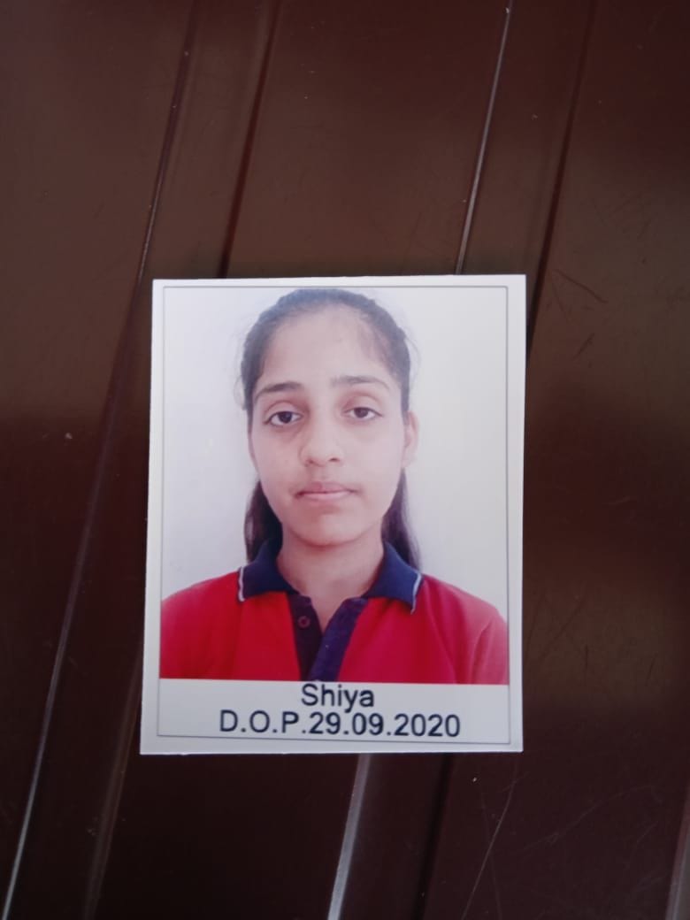 Driver's twin daughters top Kendriya Vidyalaya Hamirpur