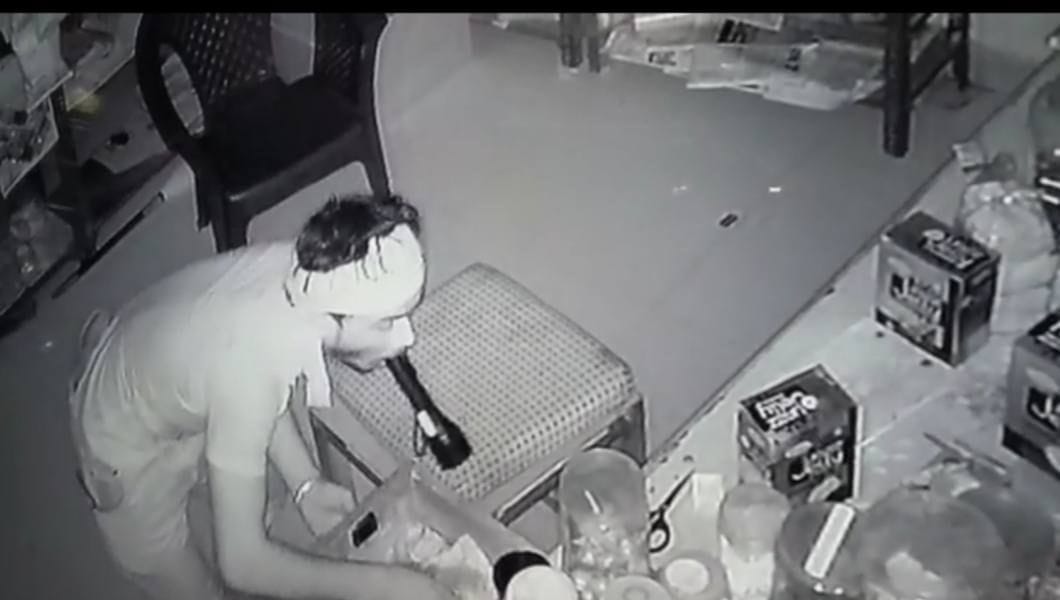 Thieves broke the locks of eight shops in one night, theft in four