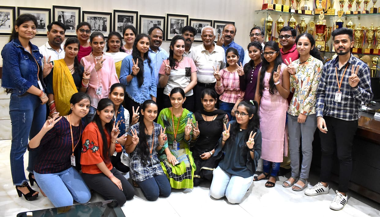 Jiya and Divya of Arya College top in KUK