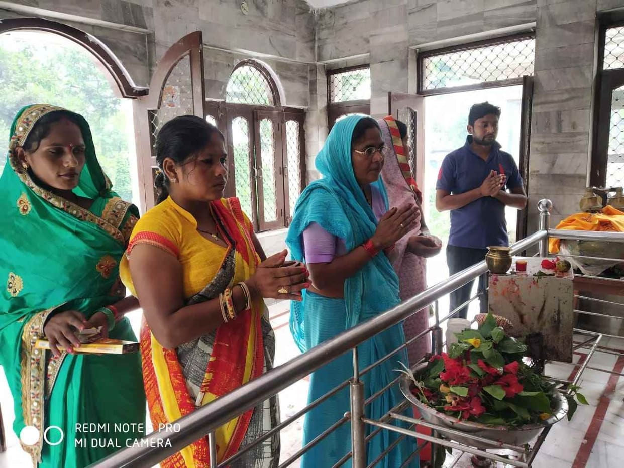 Devotees performed Jalabhishek in the pagoda