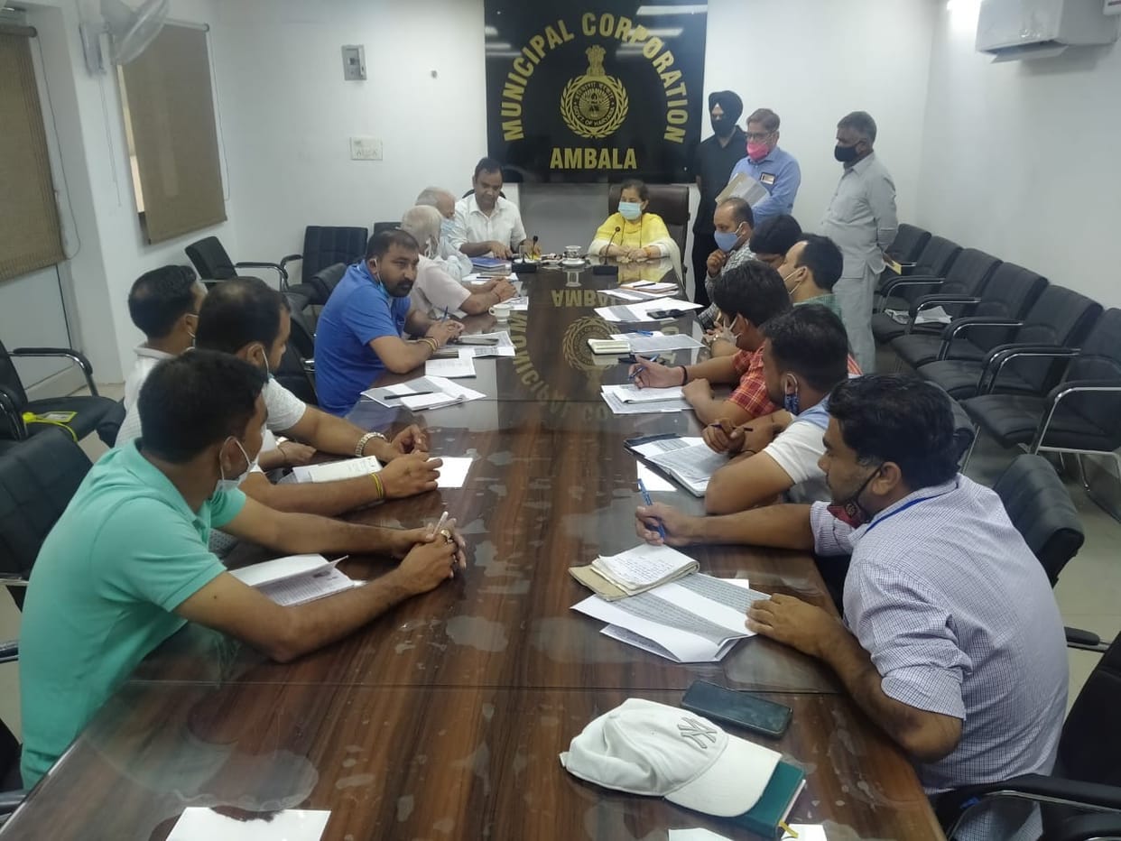 The Mayor handed over the list of 27 submerged places, the commissioner did not accept the cleaning of the drains