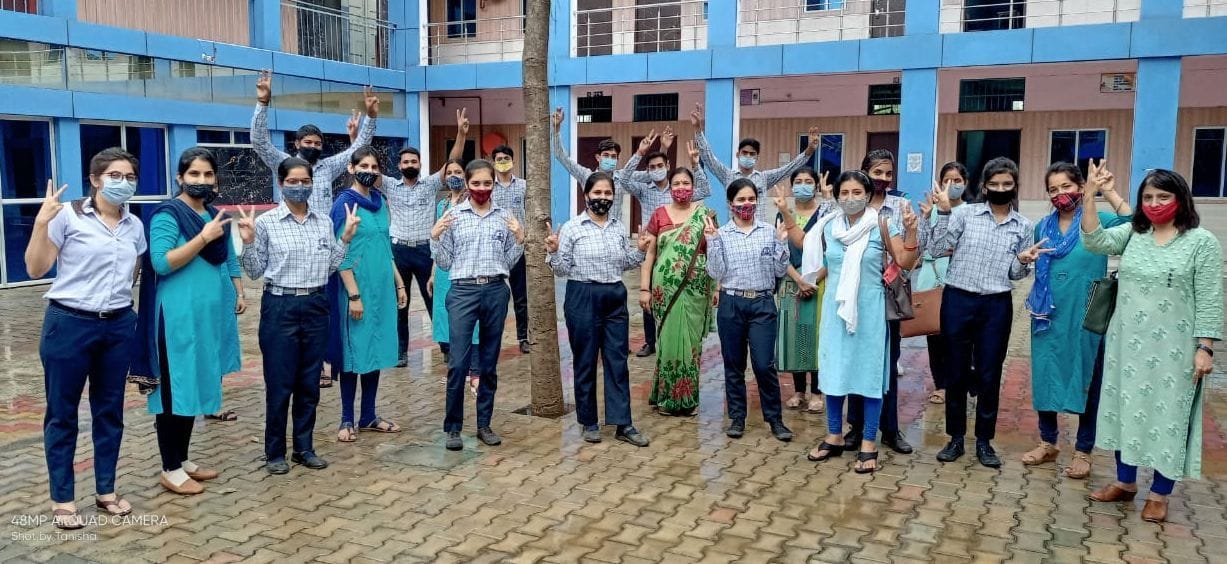 12th examination: About eight thousand students of 74 schools pass