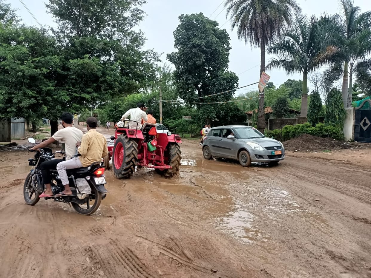 devgarh roads become shabby, mud filled