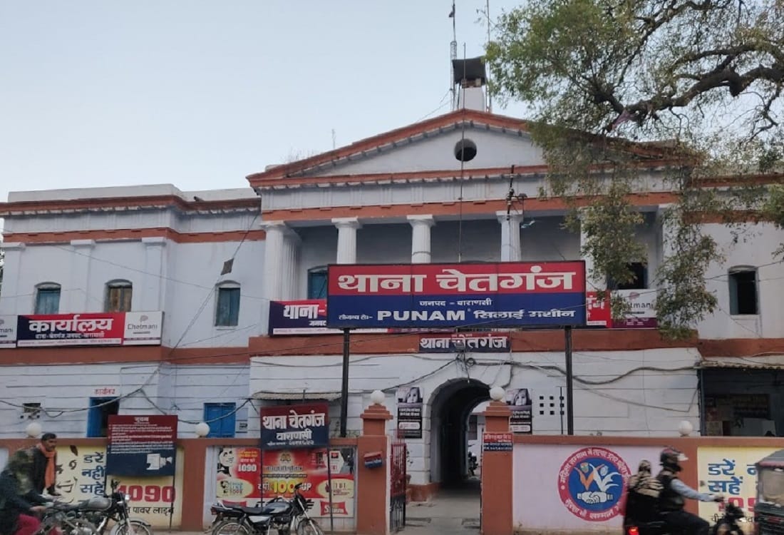 Corruption stains on police uniform Suspended female inspector has been in discussion earlier due to her misdeeds in varanasi
