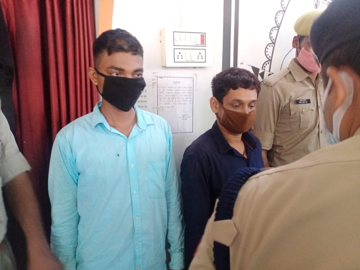 cloth showroom cashier killed by his Friends for just 20 thousand rupees in varanasi police arrested all accused