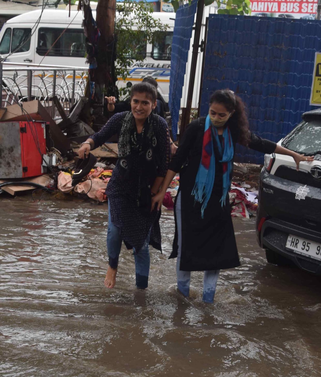 40 mm rain in 30 minutes, open pole arranged due to waterlogging