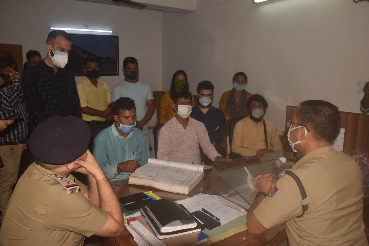 Congress leaders saved from getting trapped in honey trap