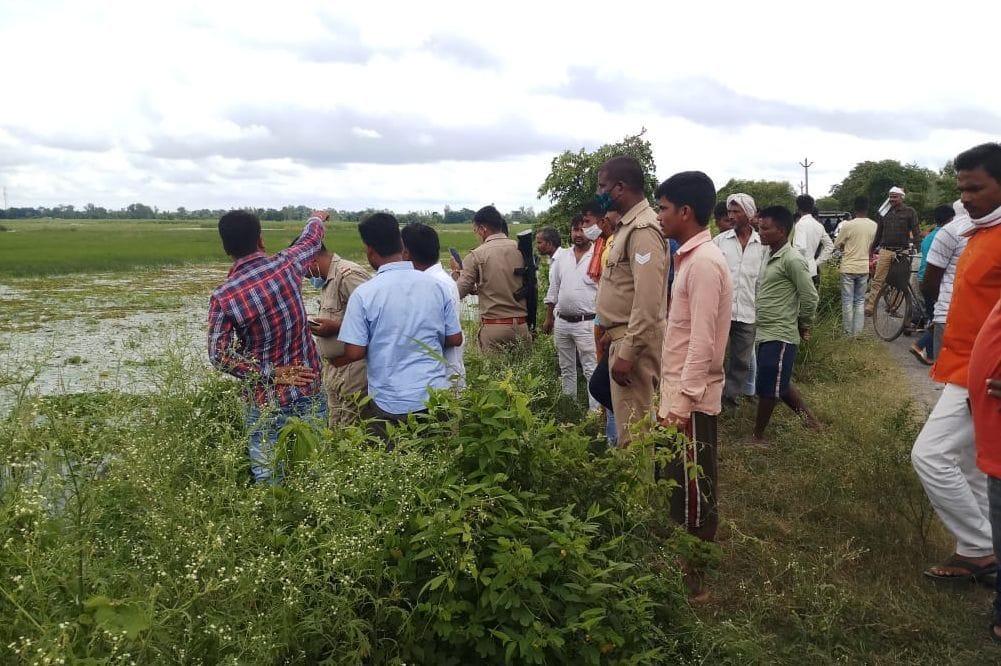 Dead body of youth found landing in Sohila lake, fear of murder