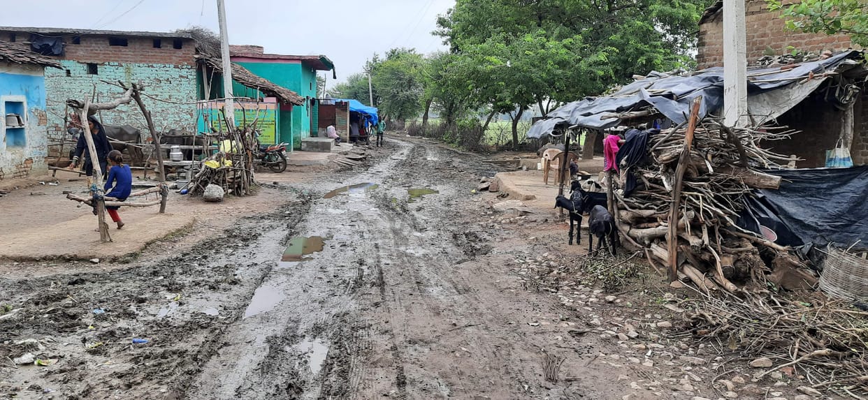 mud filled roads, dongrakhurd
