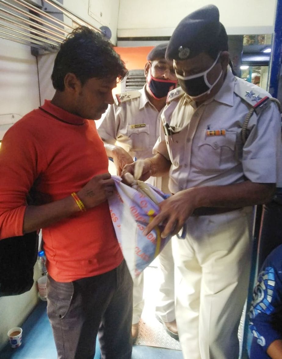 Churapost recovered from Ashram Express at Rewari station