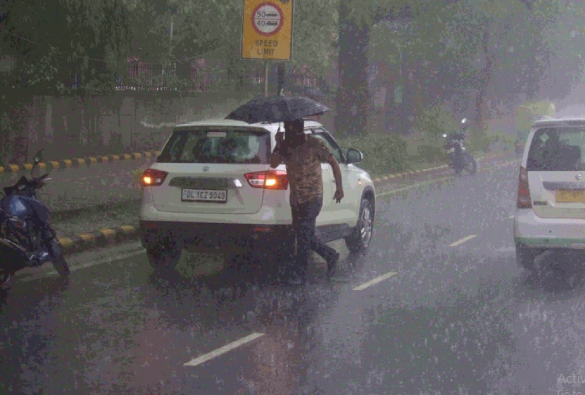 highest rainfall recorded in delhi on friday in last 11 years