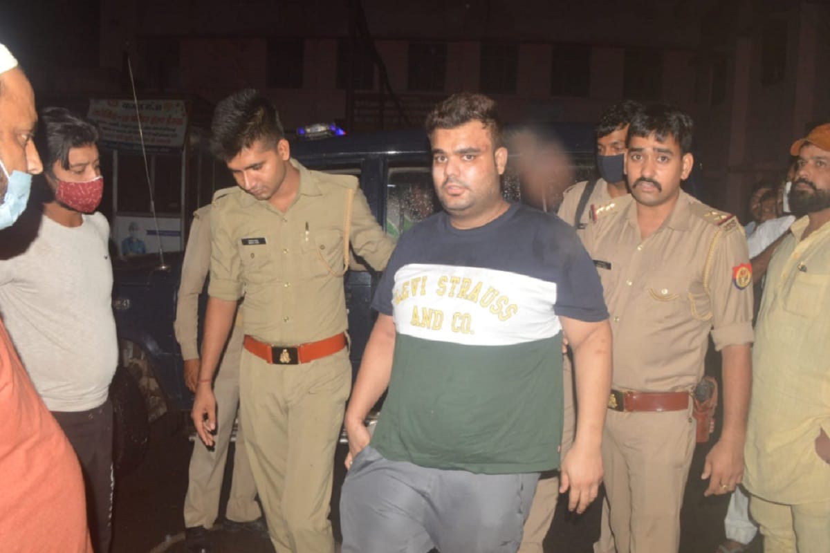 UP News: Dipanshu son of the owner of Rajmahal Hotel gave wrong information to the SSP over the phone in Meerut