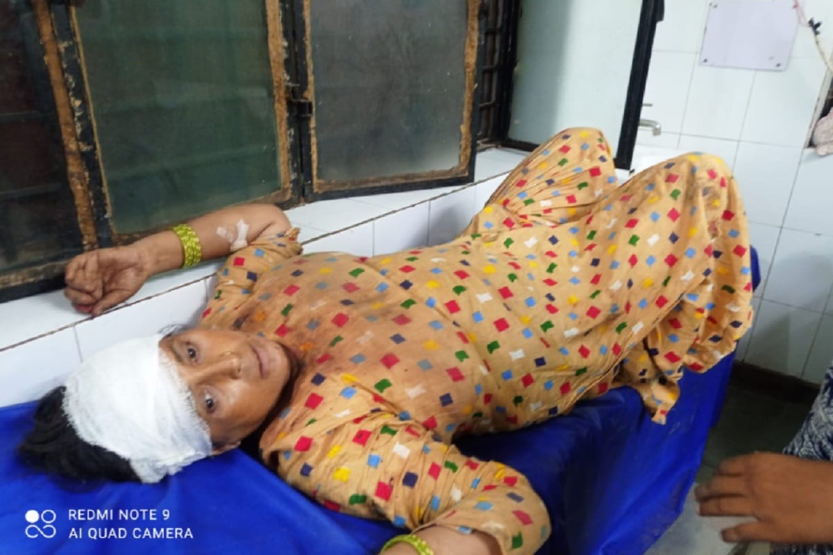 UP News: Two house roofs fall during rain and three died and 11 people injured and see photos