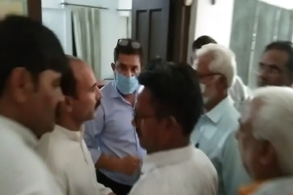 Muzaffarnagar News: Fight between BJP workers-cleaners
