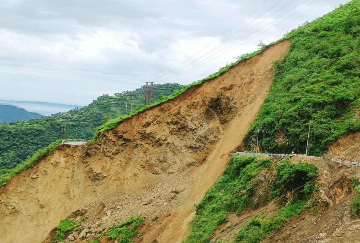 himachal sirmour news: heavy landlside in sirmour national highway 707 closed
