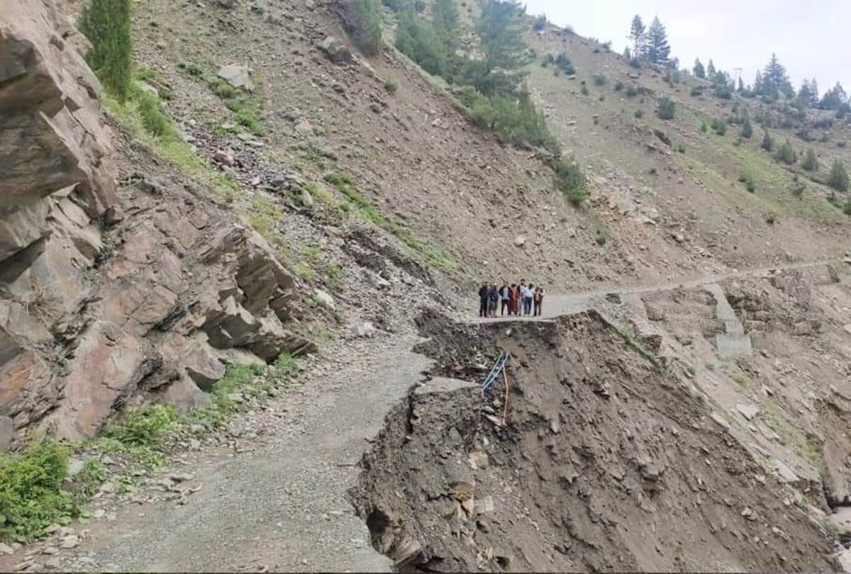 himachal sirmour news: heavy landlside in sirmour national highway 707 closed