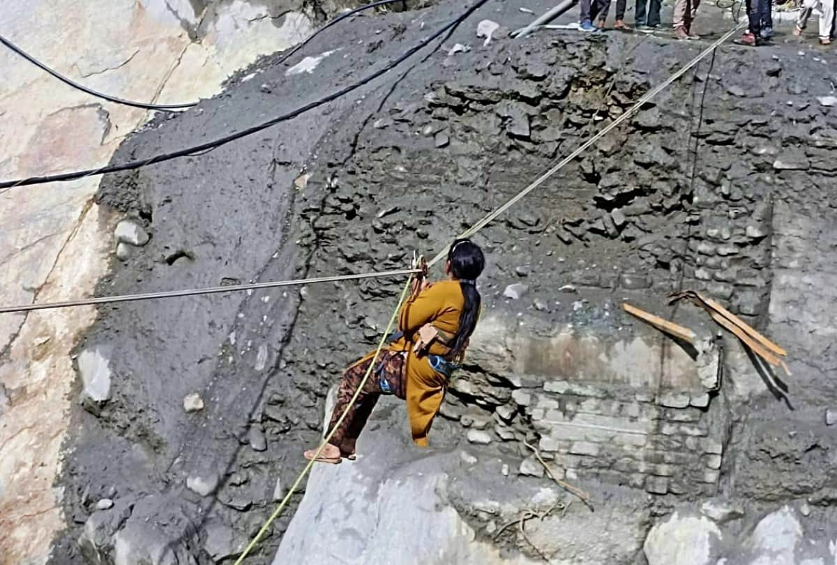 himachal sirmour news: heavy landlside in sirmour national highway 707 closed