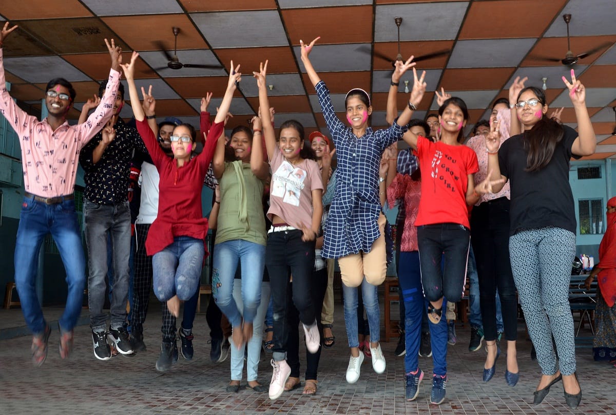 Prayagraj region made a record, 98.59 percent result