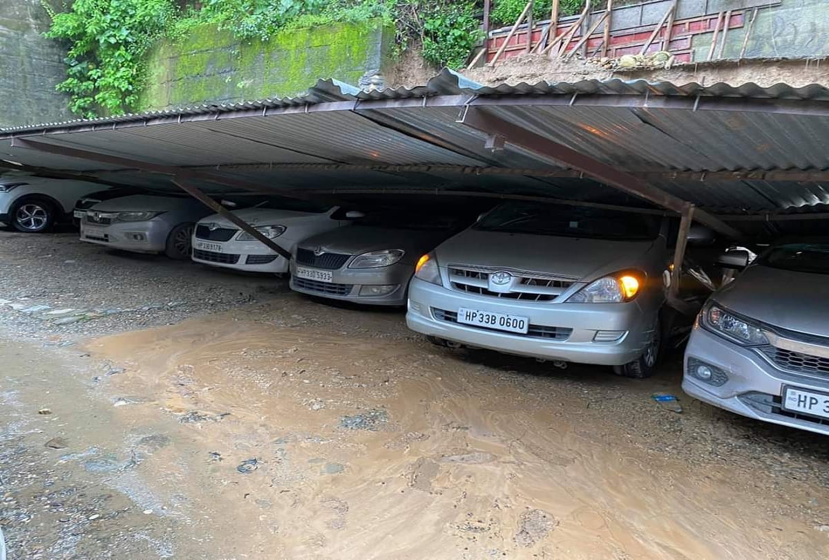 weather update himachal pradesh Parking roof collapsed in Mandi National Highway closed in Sirmaur