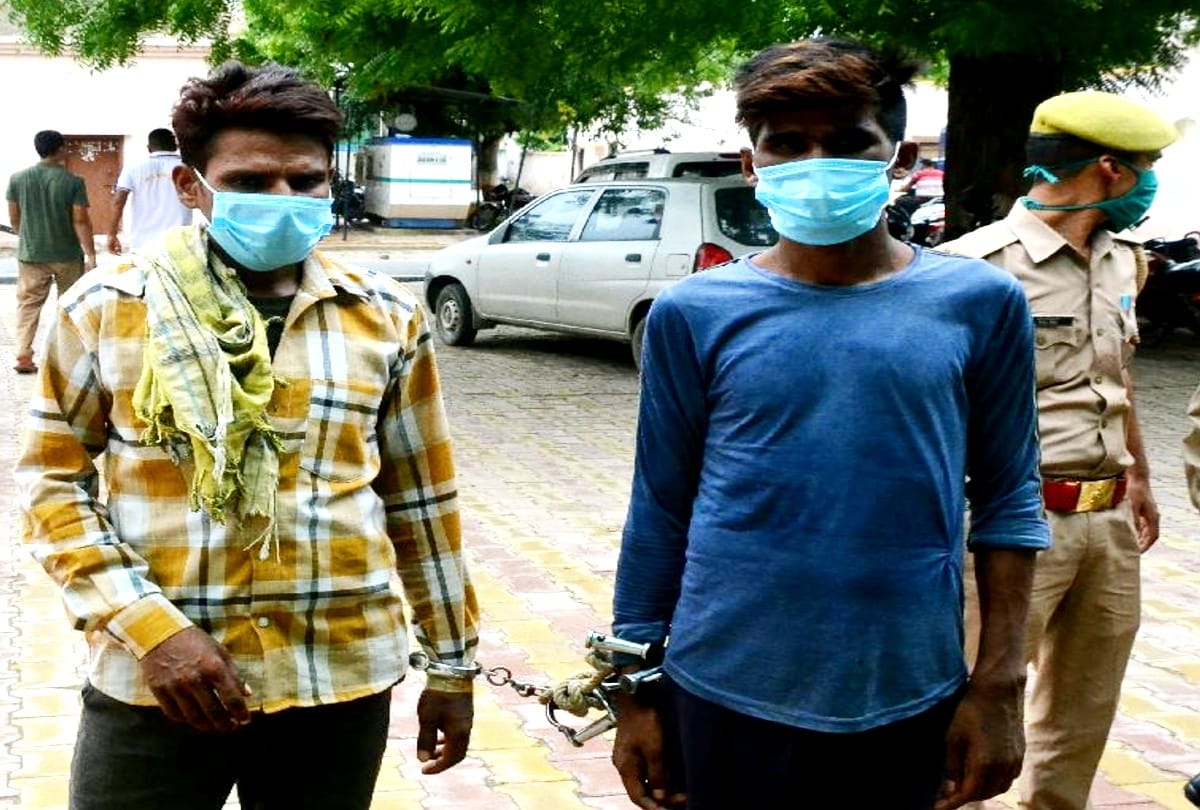 police arrested two thieves in agra