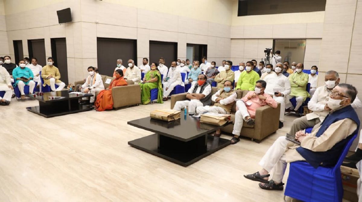 In BJP UP saansad meeting in delhi JP Nadda said after the monsoon session all the MPs should go to their Lok Sabha constituencies and visit the Vaccination Center