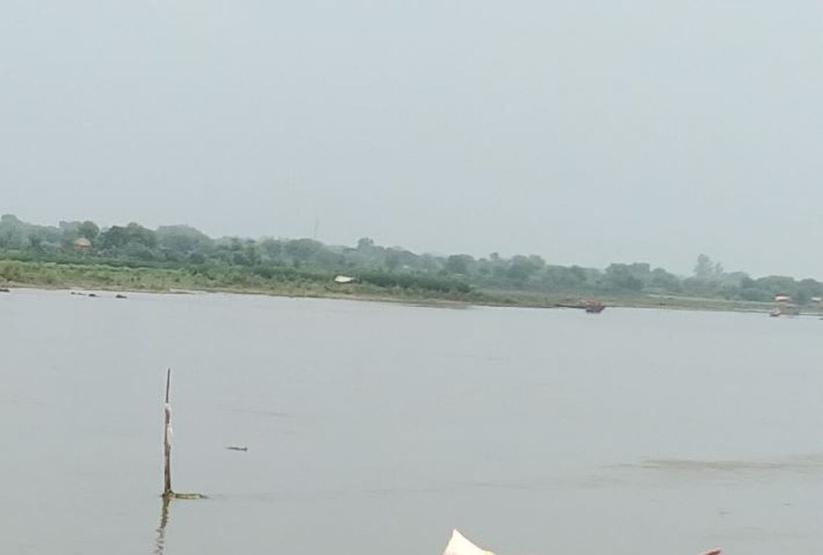 Illegal bridge built on Yamuna river in Sonipat of Haryana