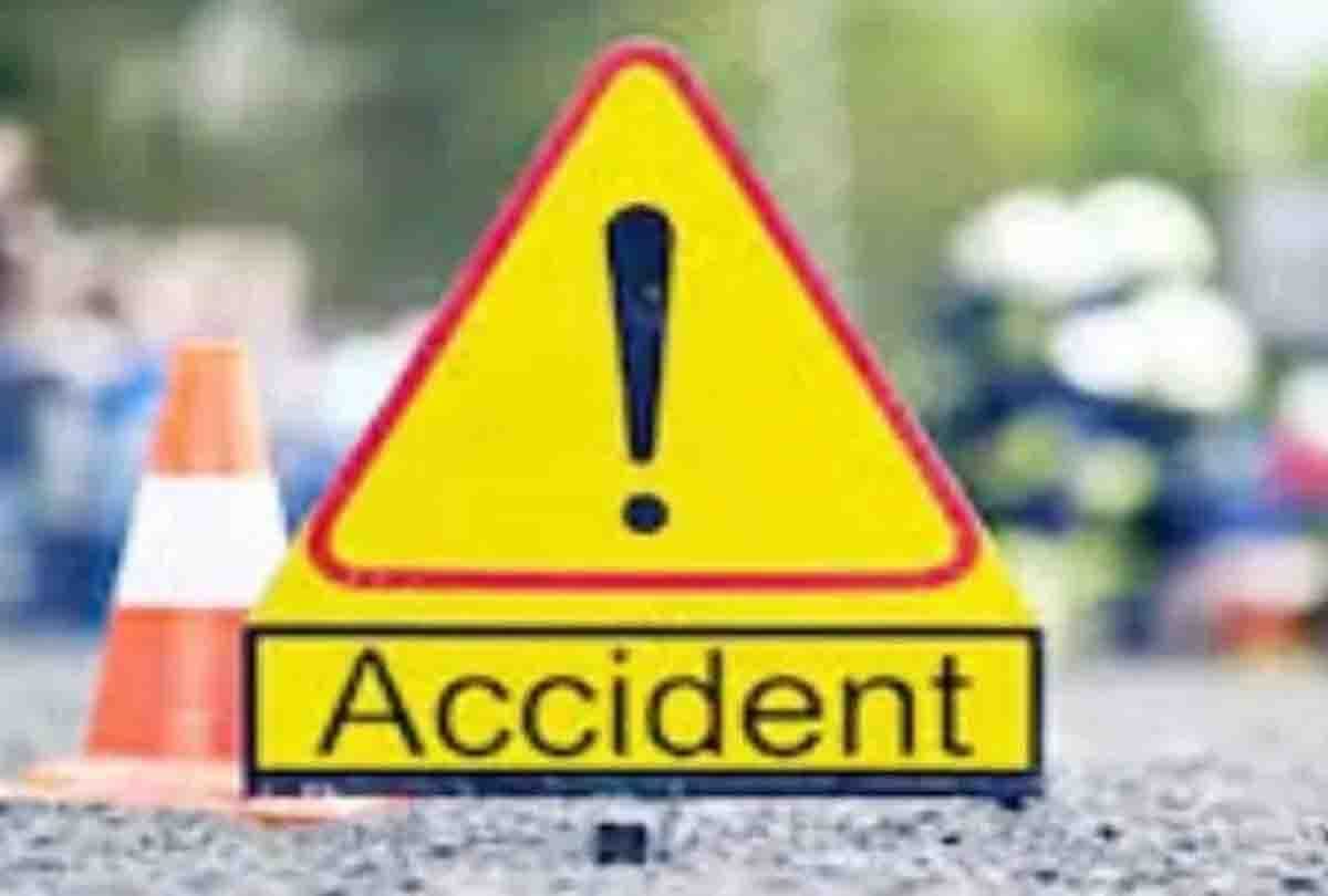 road accident in auraiya up, driver died