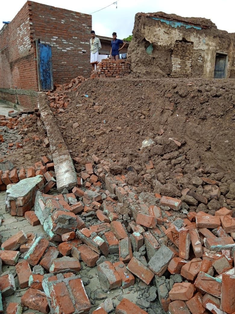 10 house fell due to rain