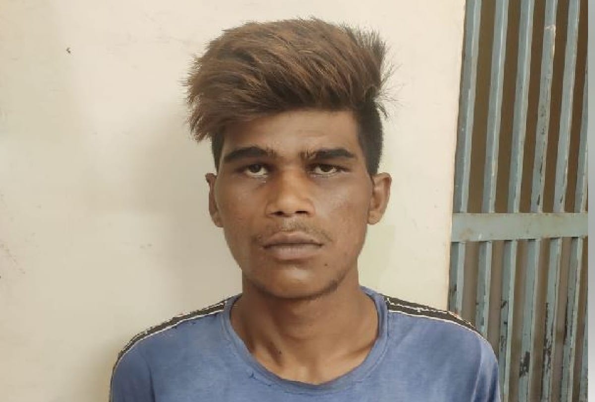 accused of robbery escaped after the court appearance in agra