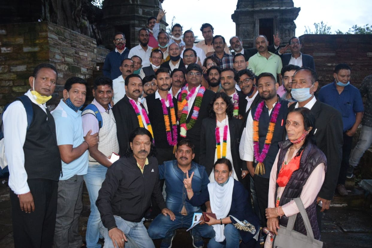 Shekhar Lakhchaura became District Bar Association President