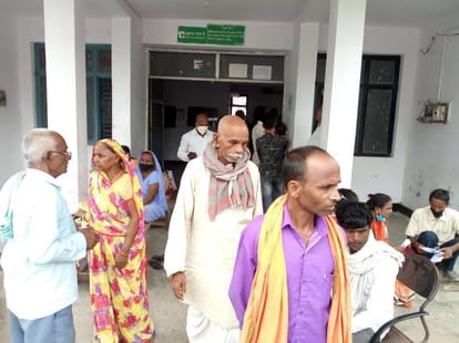 only emergency service runing in CHC hospital due to SHO hooliganism in ballia