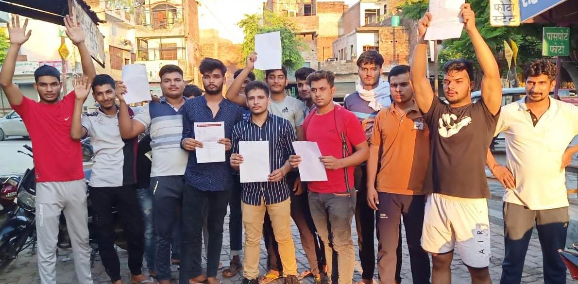 Students were disappointed after seeing the exam results