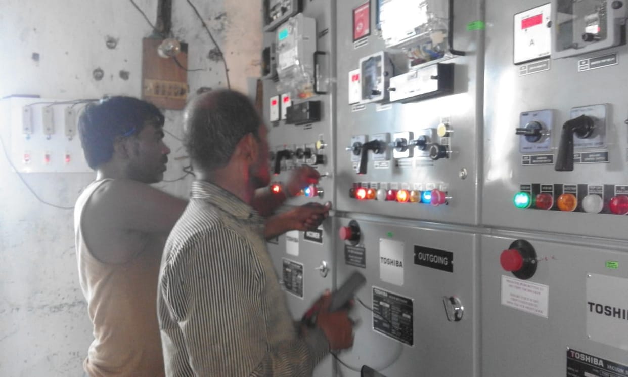 electricity supply is disrupted in more than thousand houses in mau district due to rat enter in power sub station