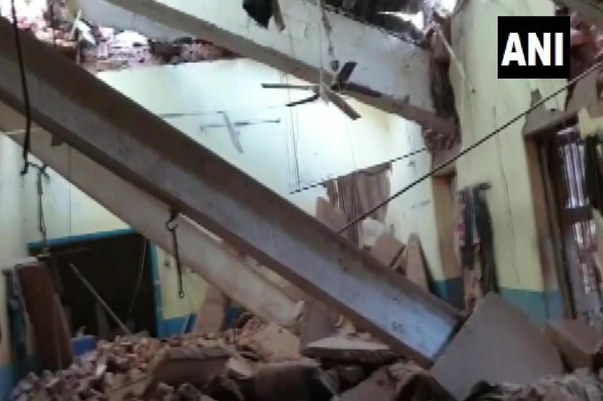 22 inmates injured in bhind jail wall collapsed in madhya pradesh