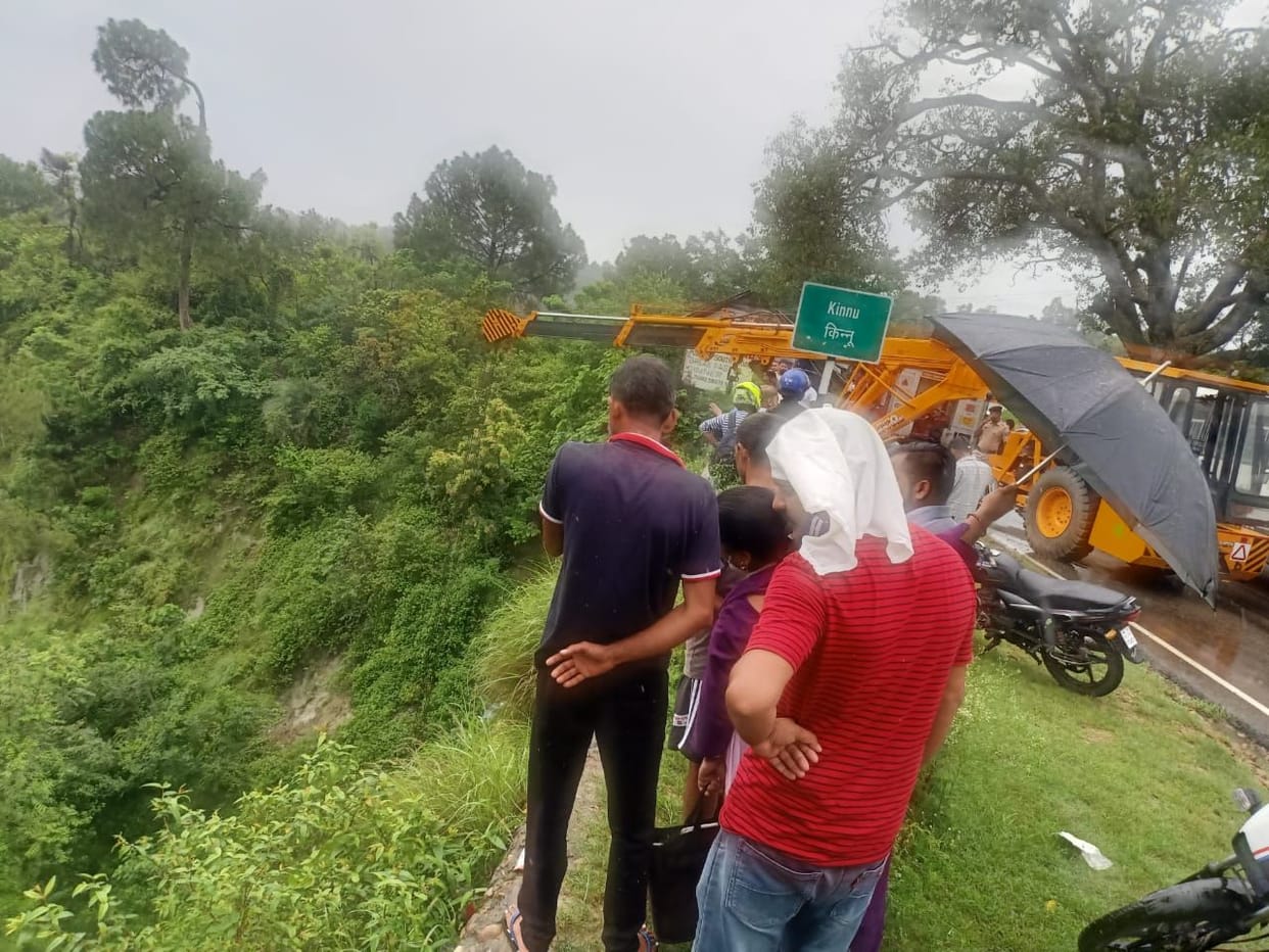The car rolled in Kinnu