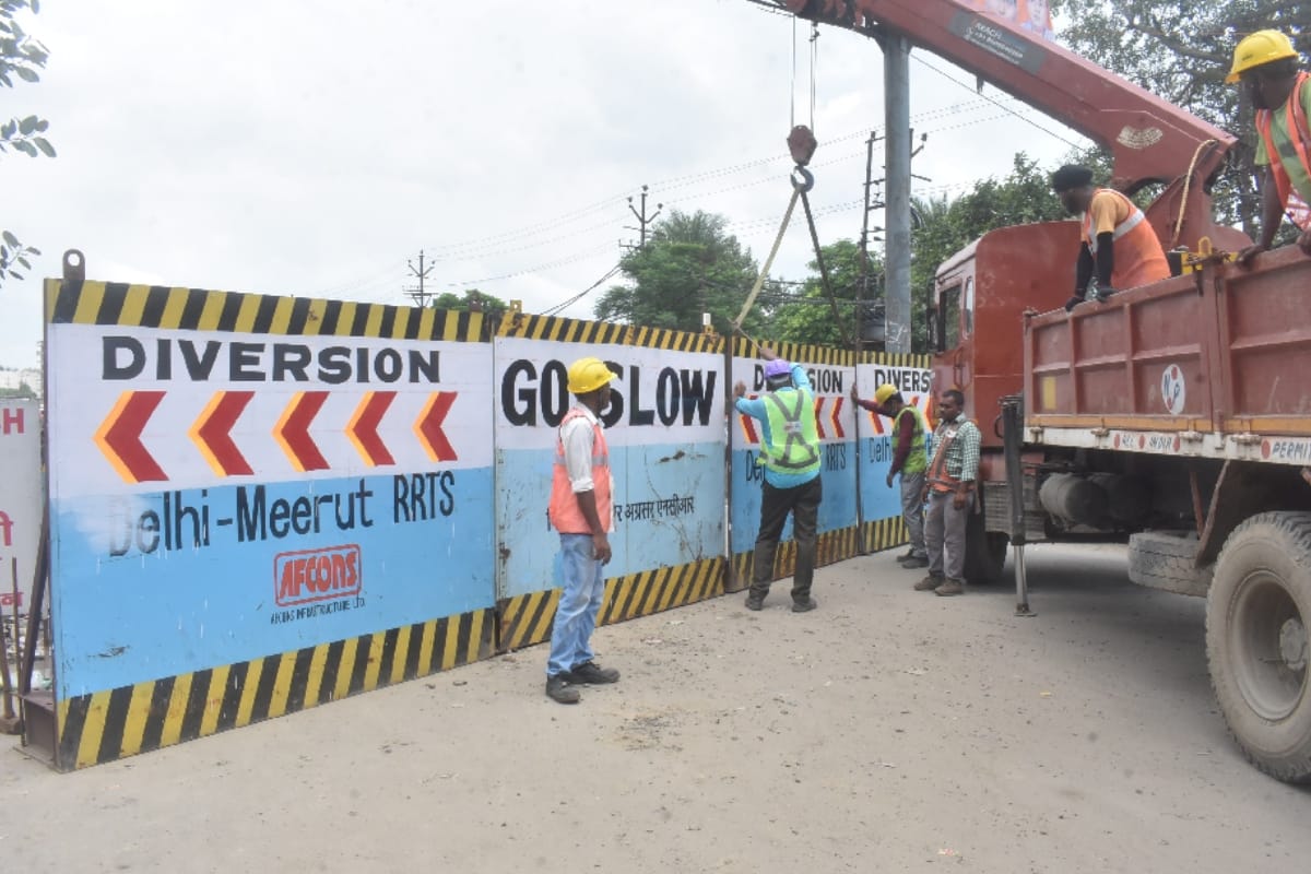 Route diversion failed on the very first day due to rapid rail construction in Meerut